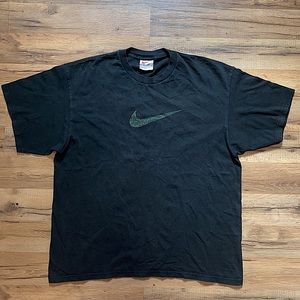 90s center swoosh short sleeve shirt